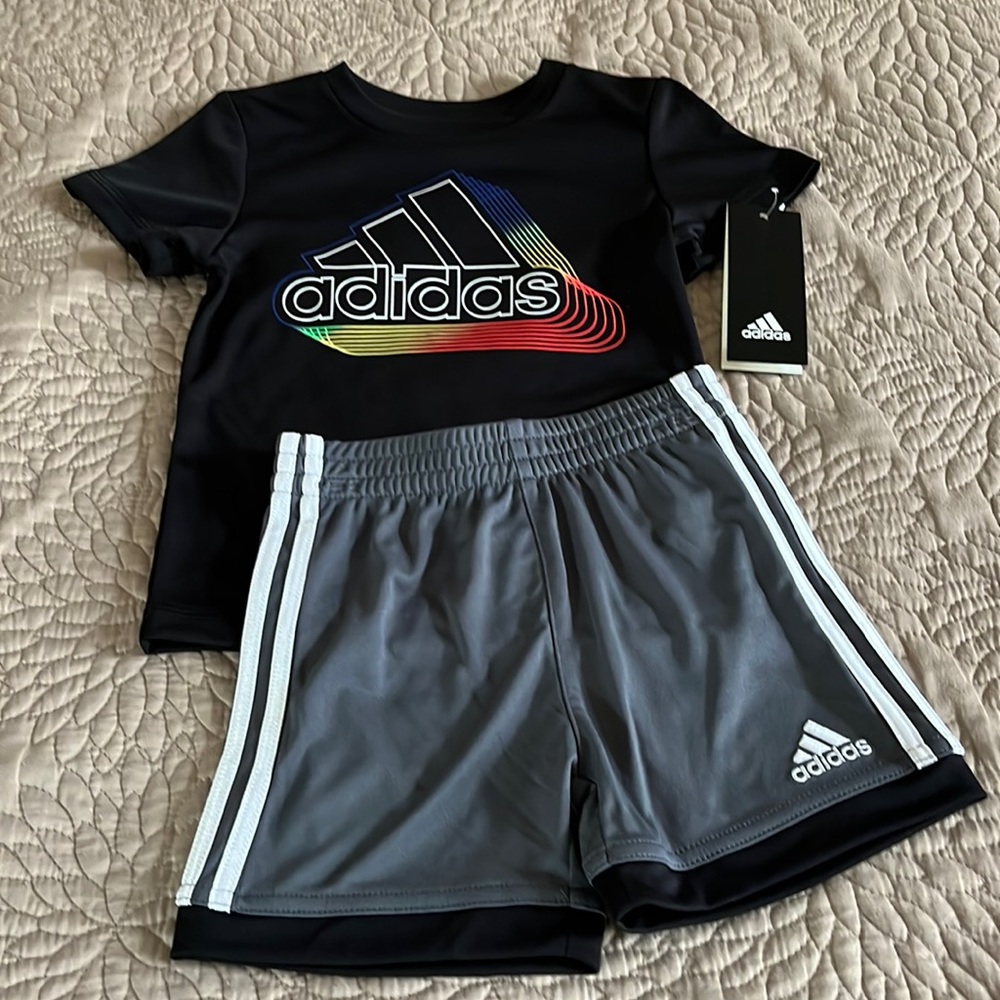 Adidas boys shorts set